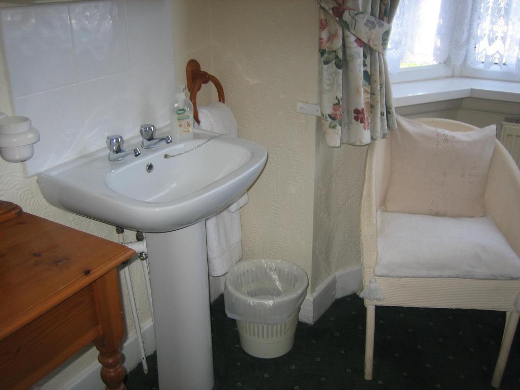 Gables Nest Bed & Breakfast Birmingham Rom bilde